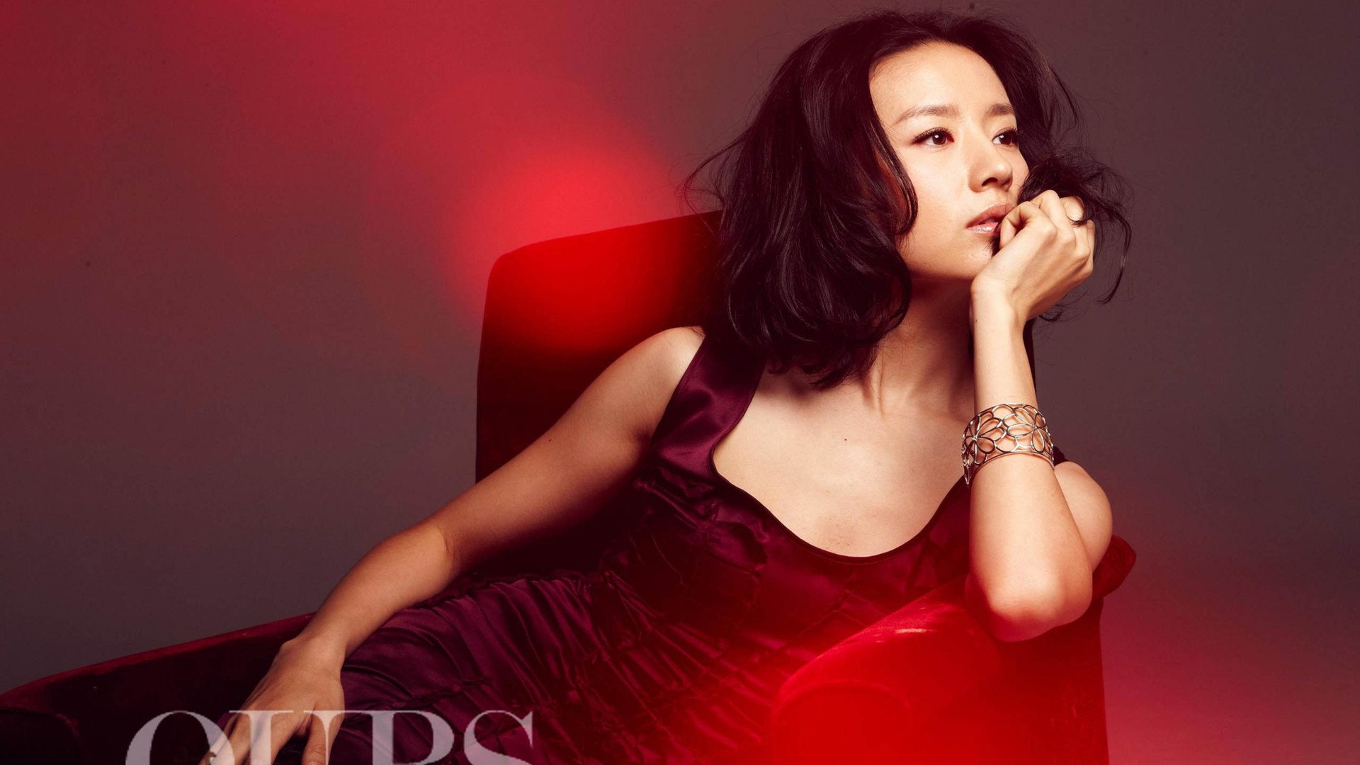 "空虚女星"董洁：暧昧梁朝伟抛弃潘粤明，喊儿子老公阻止父子相见