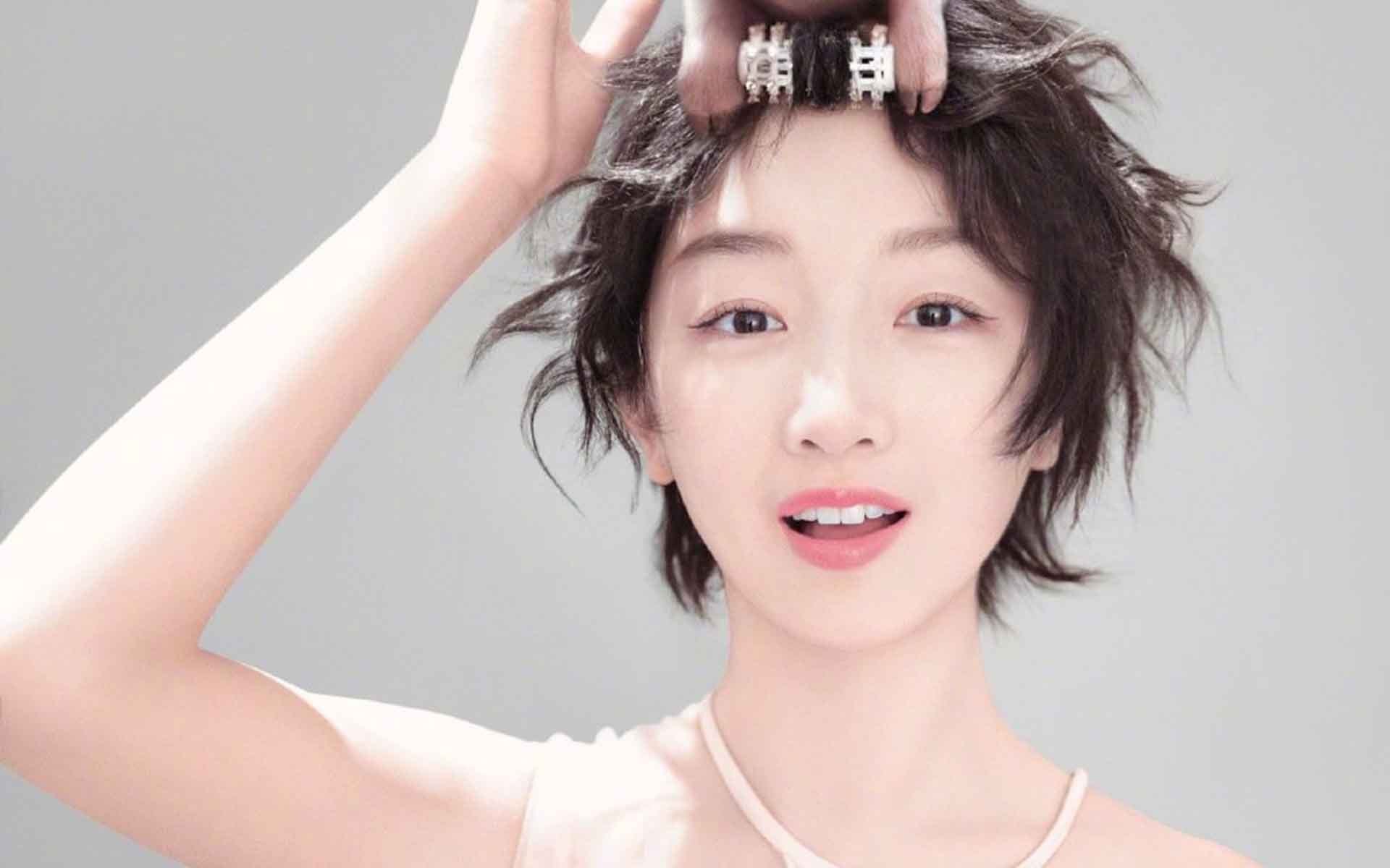 “京圈交际花”周冬雨，内涵马思纯是关系户，遭曾志伟爆料潜规则刀郎解释了与云朵同居缘由，是其妻子同意
