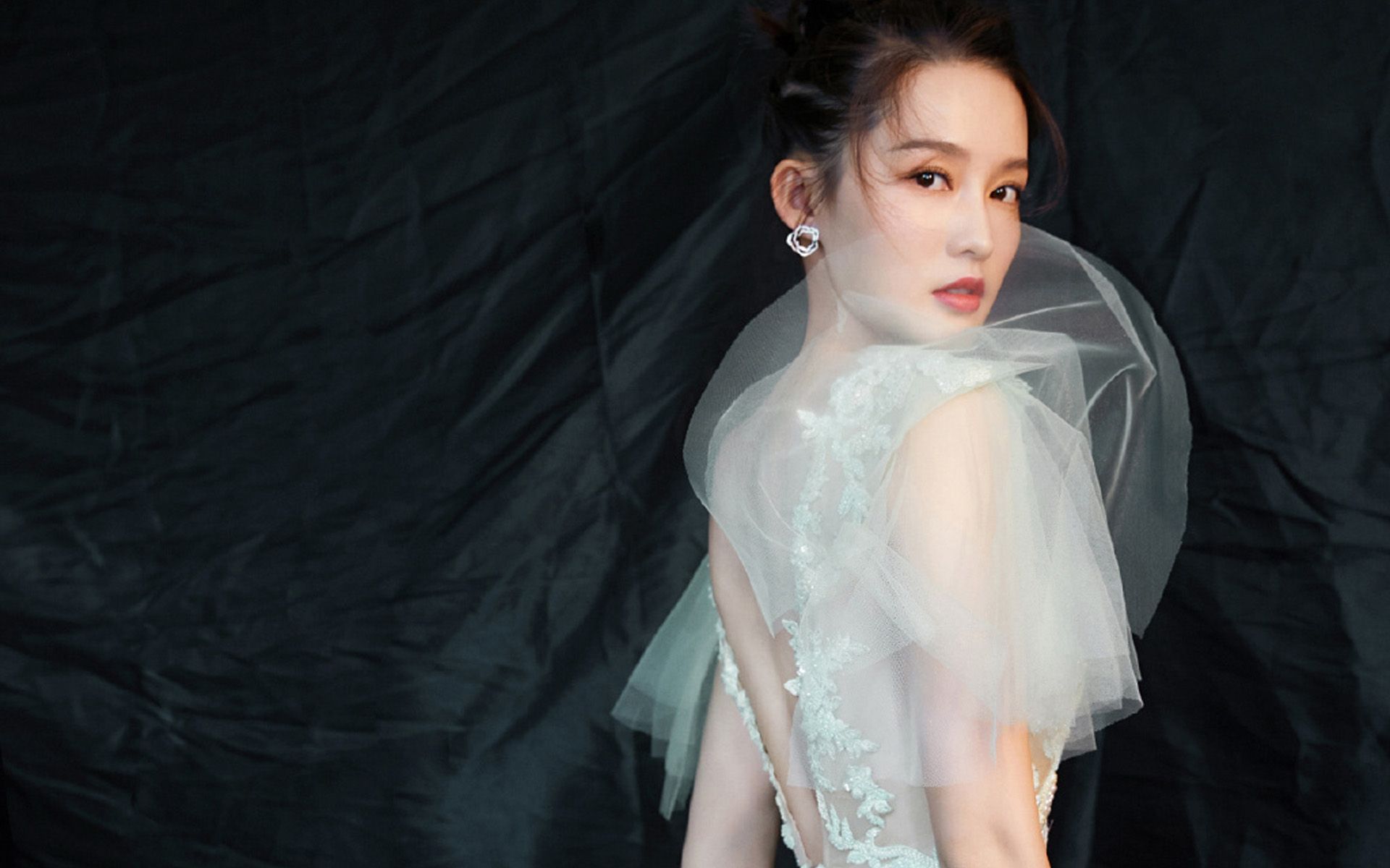 “氧气美人”李沁：美貌，是她身上最不值钱的东西