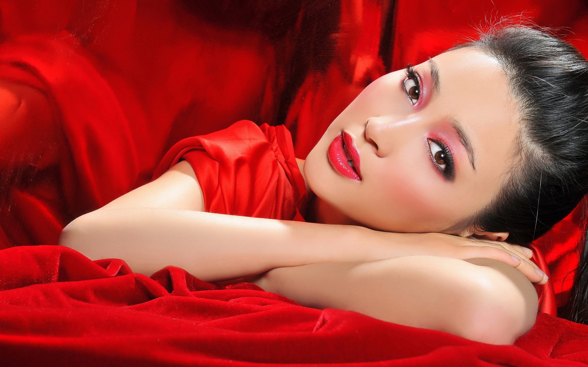 从“最美潘金莲”沦为“臃肿大妈”，甘婷婷这些年经历了什么？刀郎解释了与云朵同居缘由，是其妻子同意
