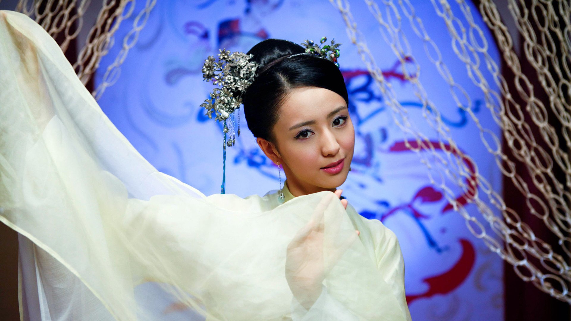 佟丽娅单身后美出新高度，女团头配“裙裤”，清新搭配穿出少女感