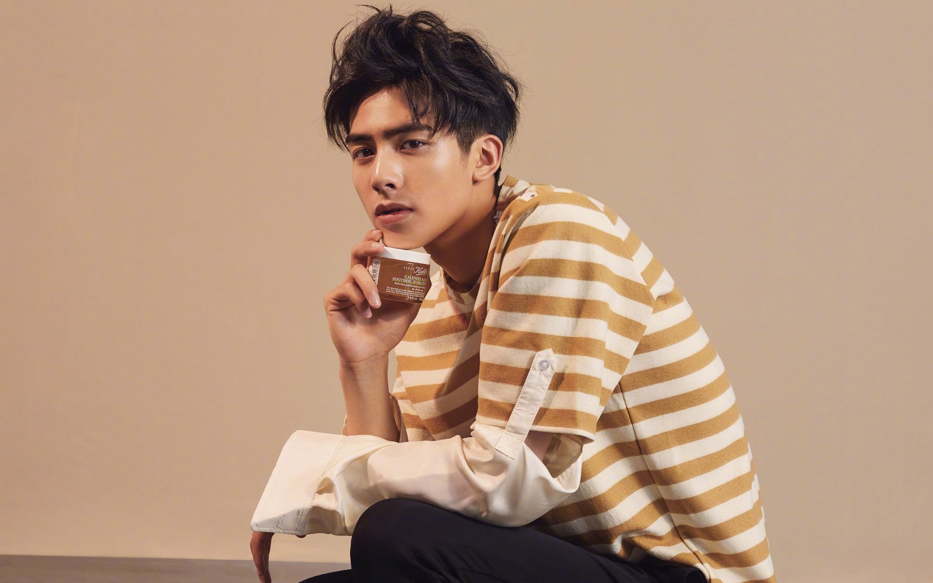 你们的泰迪男友宋威龙，恋爱总是那么快准稳！杨颖、刘亦菲与谷爱凌同框，一个像网红，一个像女王，差别太明显