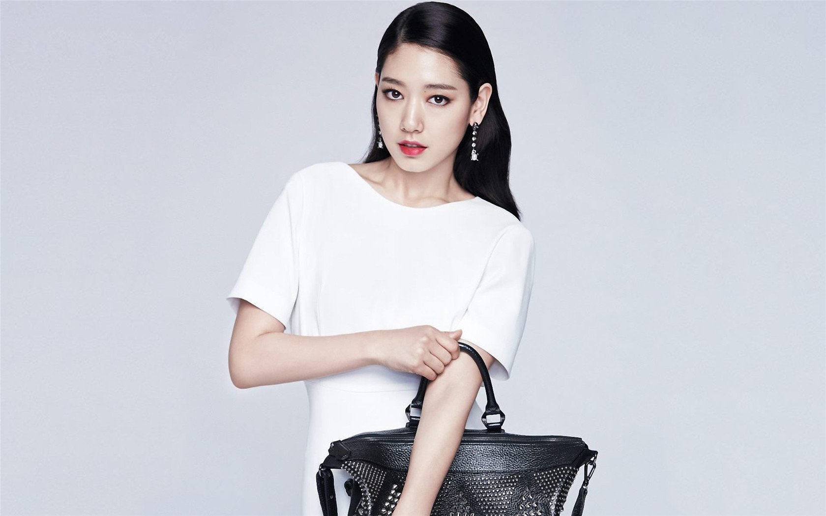 同样是43岁，当董洁和高圆圆同框，才知道中年女星不能太瘦了26张晚清老照片，名妓果然是名妓，就算是放在今天那也是妥妥美女