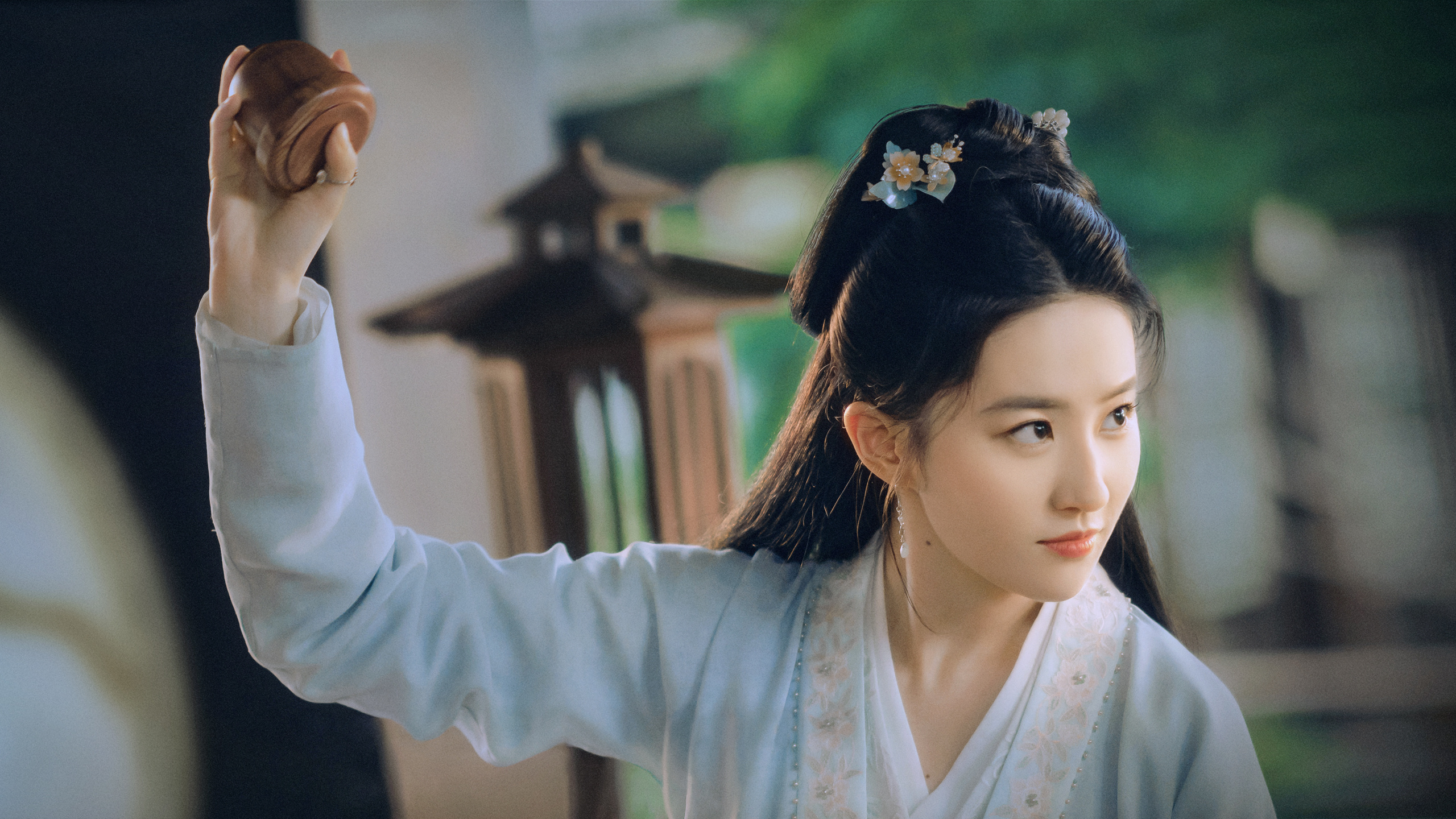 女性古装励志剧《梦华录》，刘亦菲陈晓主演，展现女性力量和价值女大学生因名字特殊，四年没敢逃过课，父母：我们的目的达到了