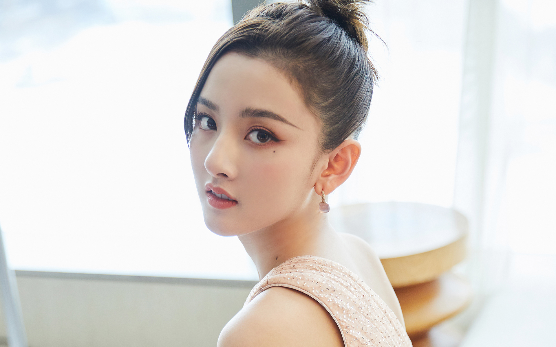 宋祖儿逃税，任嘉伦《无忧渡》惨遭禁播？26张晚清老照片，名妓果然是名妓，就算是放在今天那也是妥妥美女
