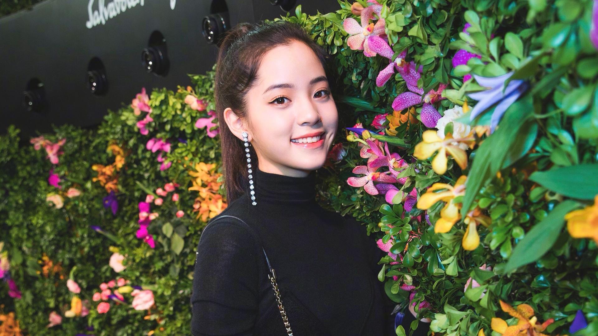 官宣离婚1个月「陈妍希最新近照」展笑颜　合体欧阳娜娜嗨看演唱会