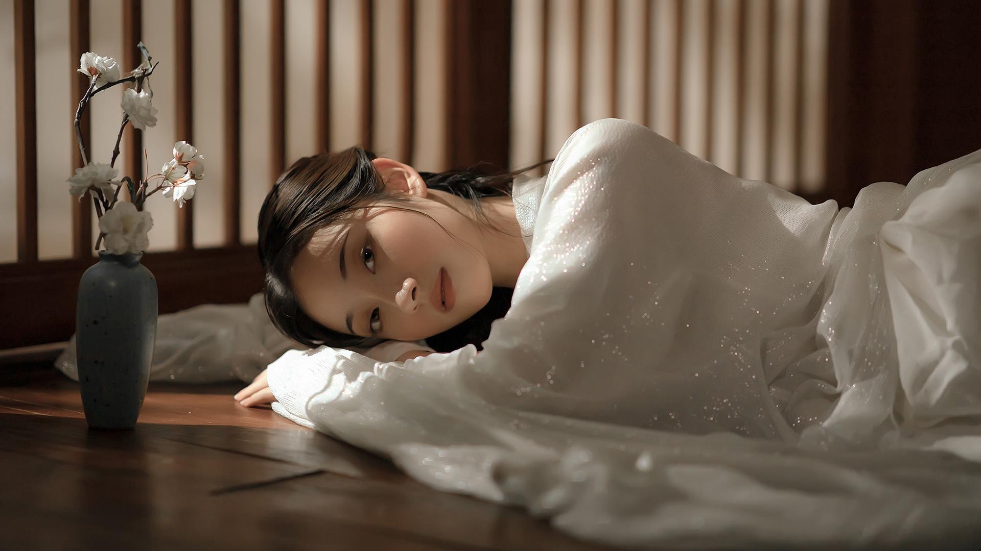 李彩桦现身广西街头商演，一身红色裙装惊艳全场，出场费被曝48万