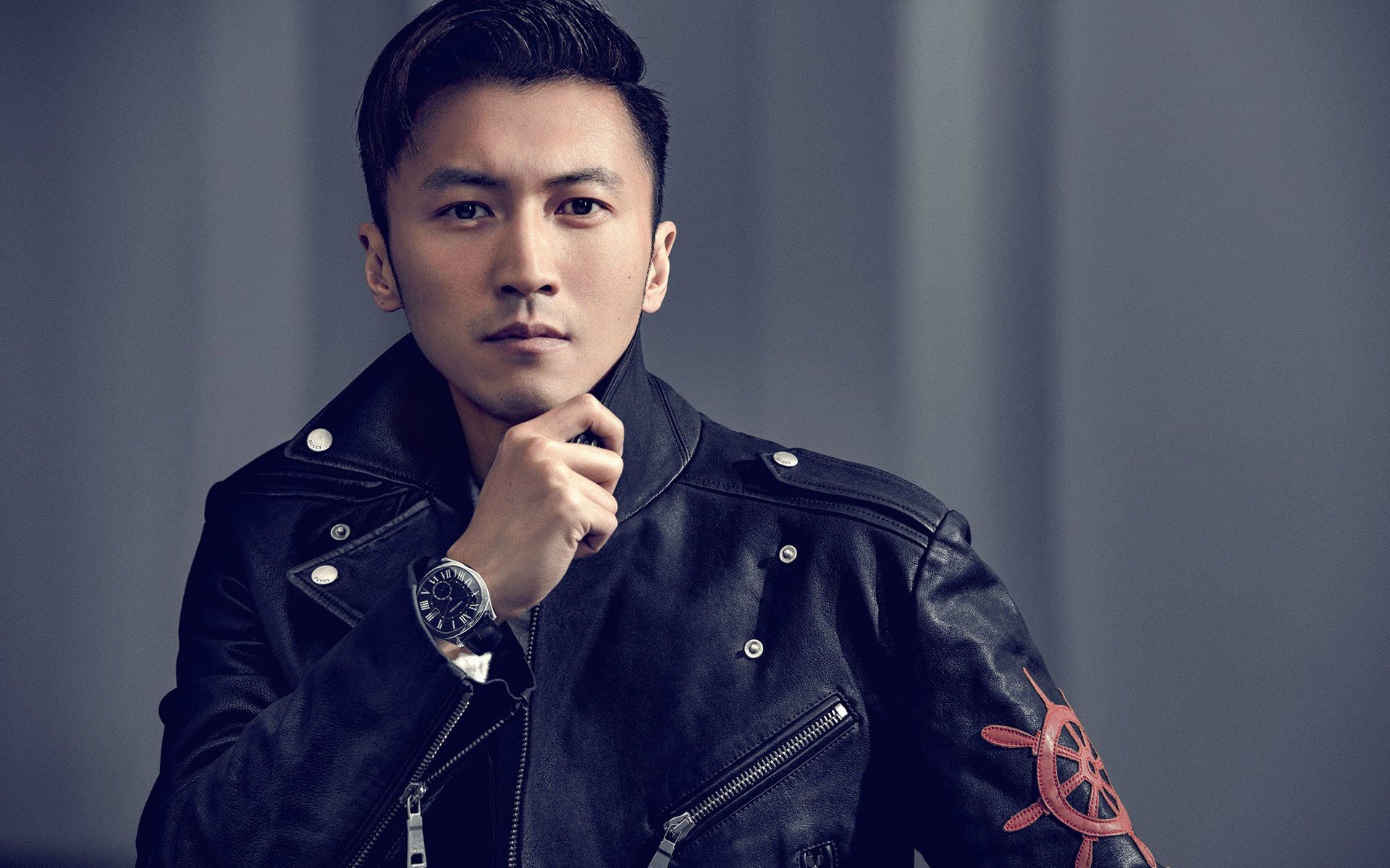 李晟儿子眼睛太像妈！李晟亲自澄清与李佳航离婚，当妈后走成熟风
