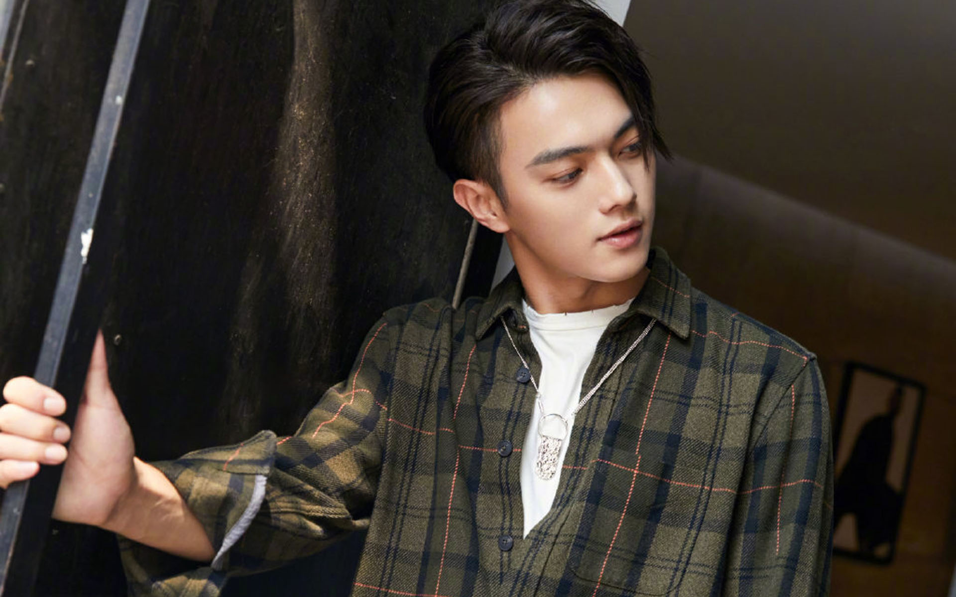 杨紫许凯新剧杀青，演员阵容强大，张耀加盟，85岁的奶奶太优雅了