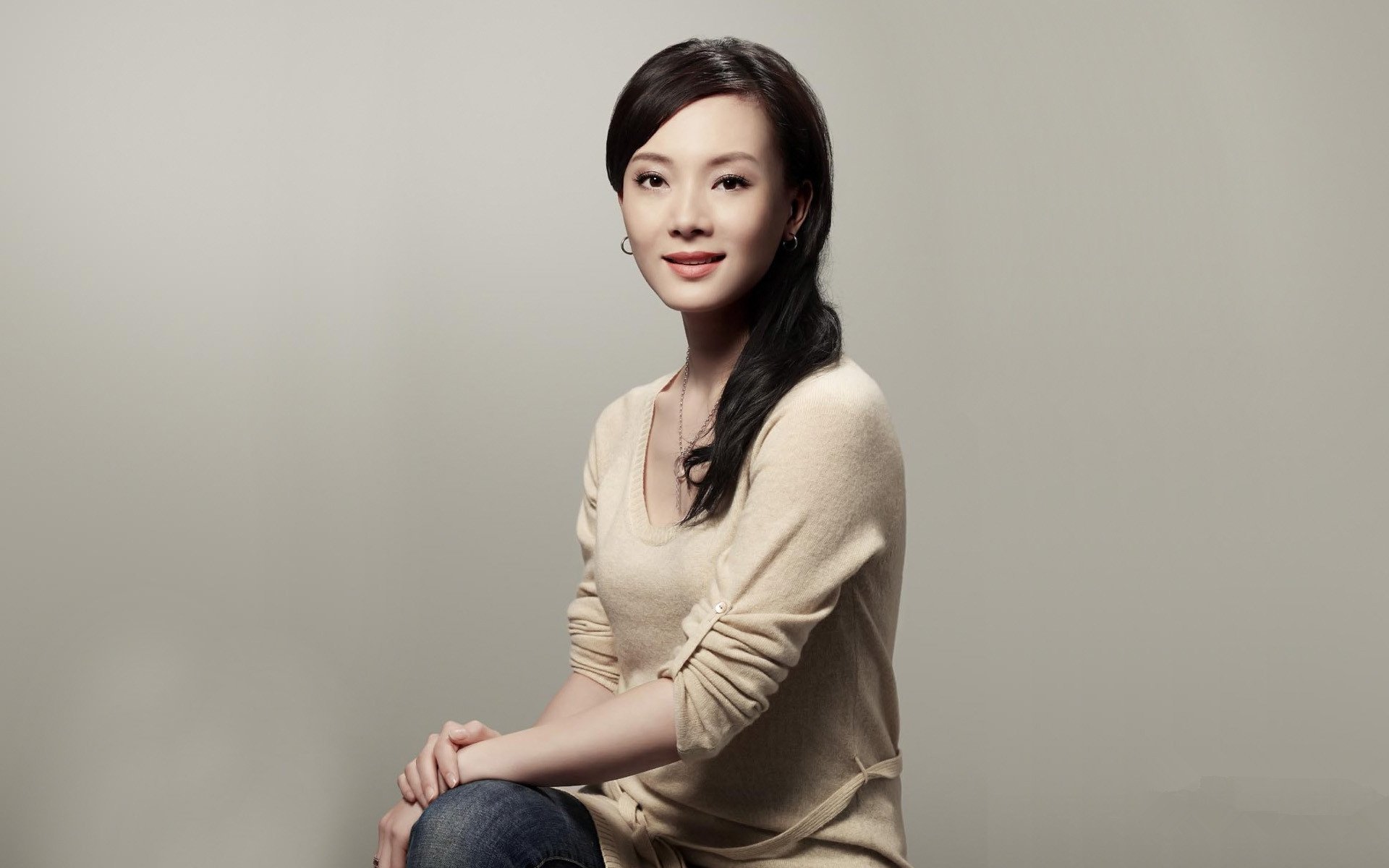 演员陈数，嫁二婚带子赵胤胤，对继子视如己出，一家三口和和美美