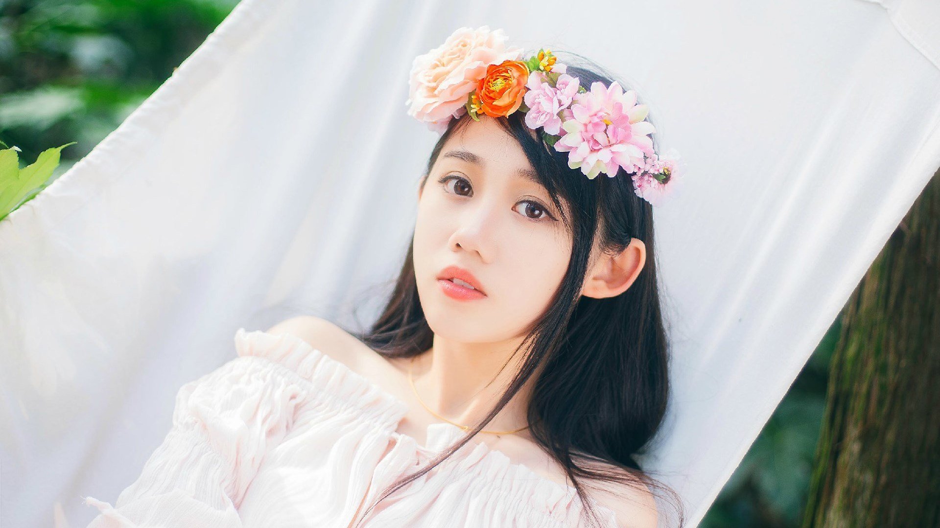 潘长江一家五口同框！86岁母亲面相好有福气，女儿颜值高不像他！