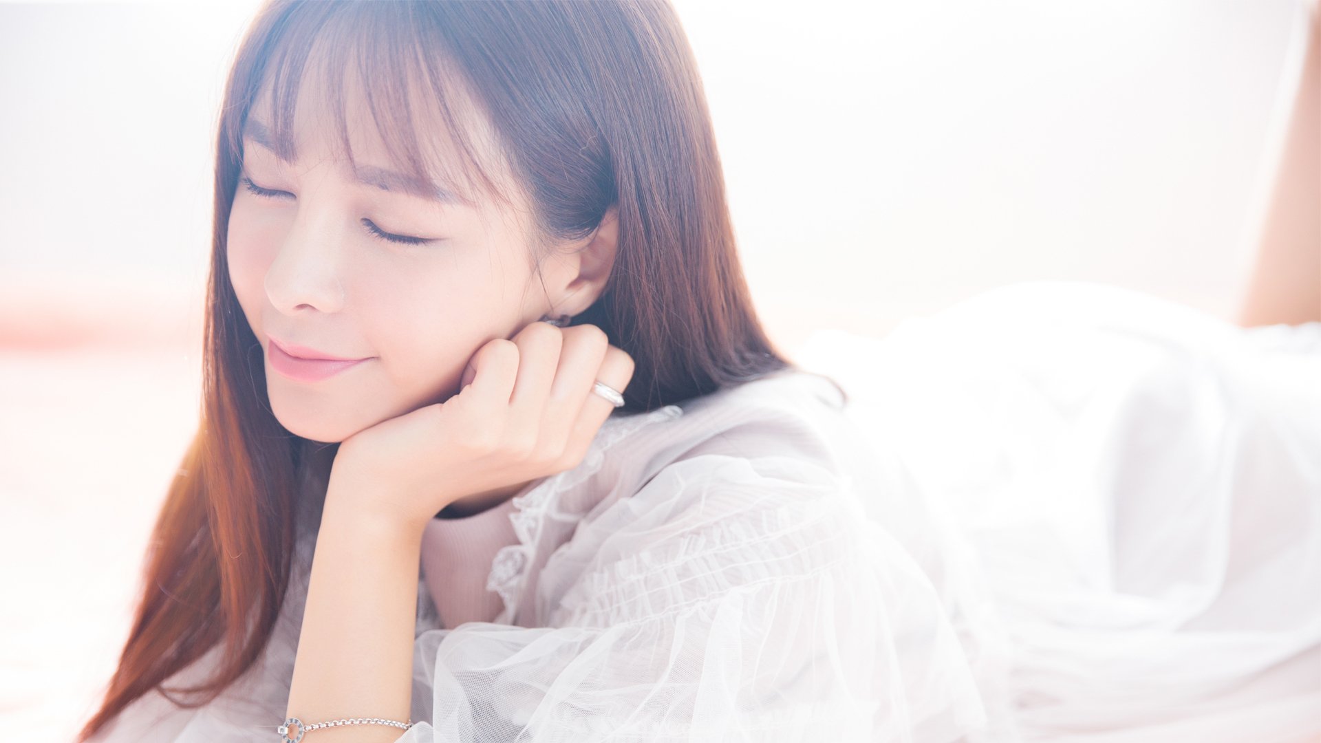 美女明星沈梦辰，貌美如花，绝代芳华
