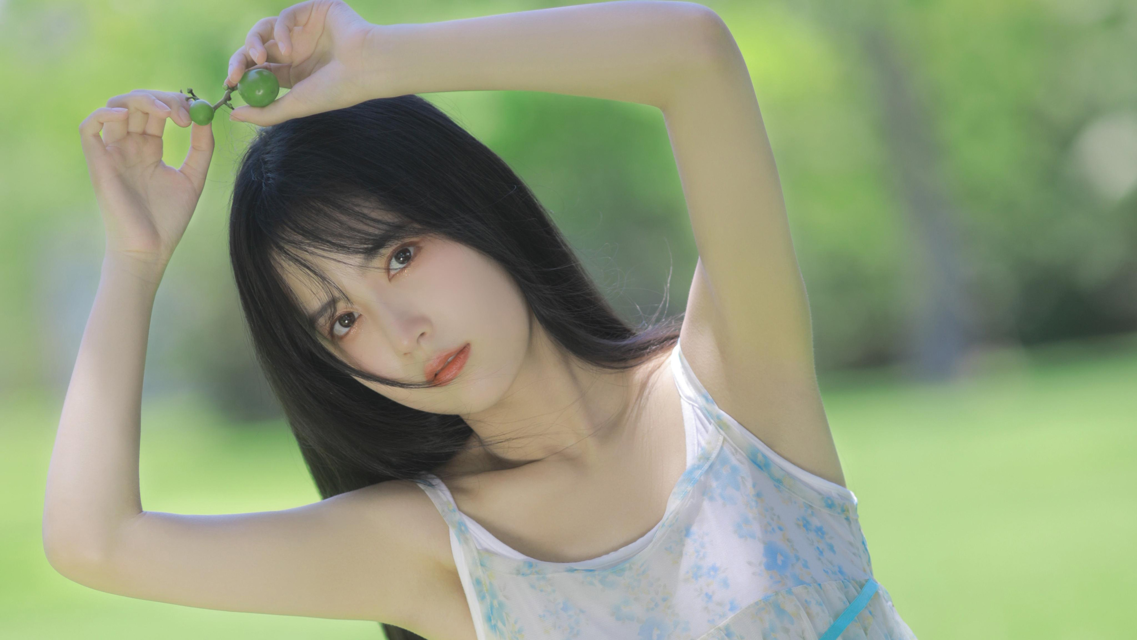 被陈数的“知性风”迷倒了！满屏都是长裙、长裤，却美得优雅迷人
