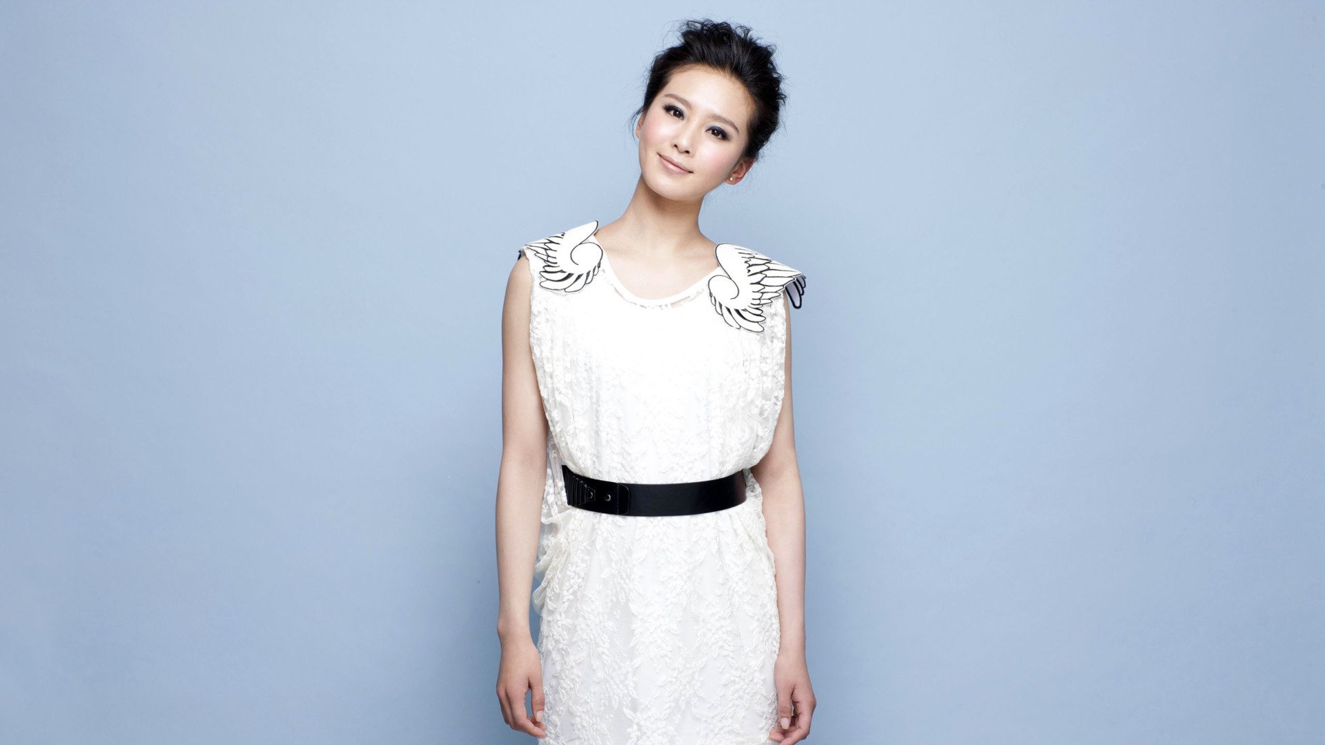 高露大方承认隐婚生子，结婚十几年来，老公和一双儿女从未公开“双面玉女”刘诗诗现形记：表面人淡如菊，实则情史丰富内心狂野
